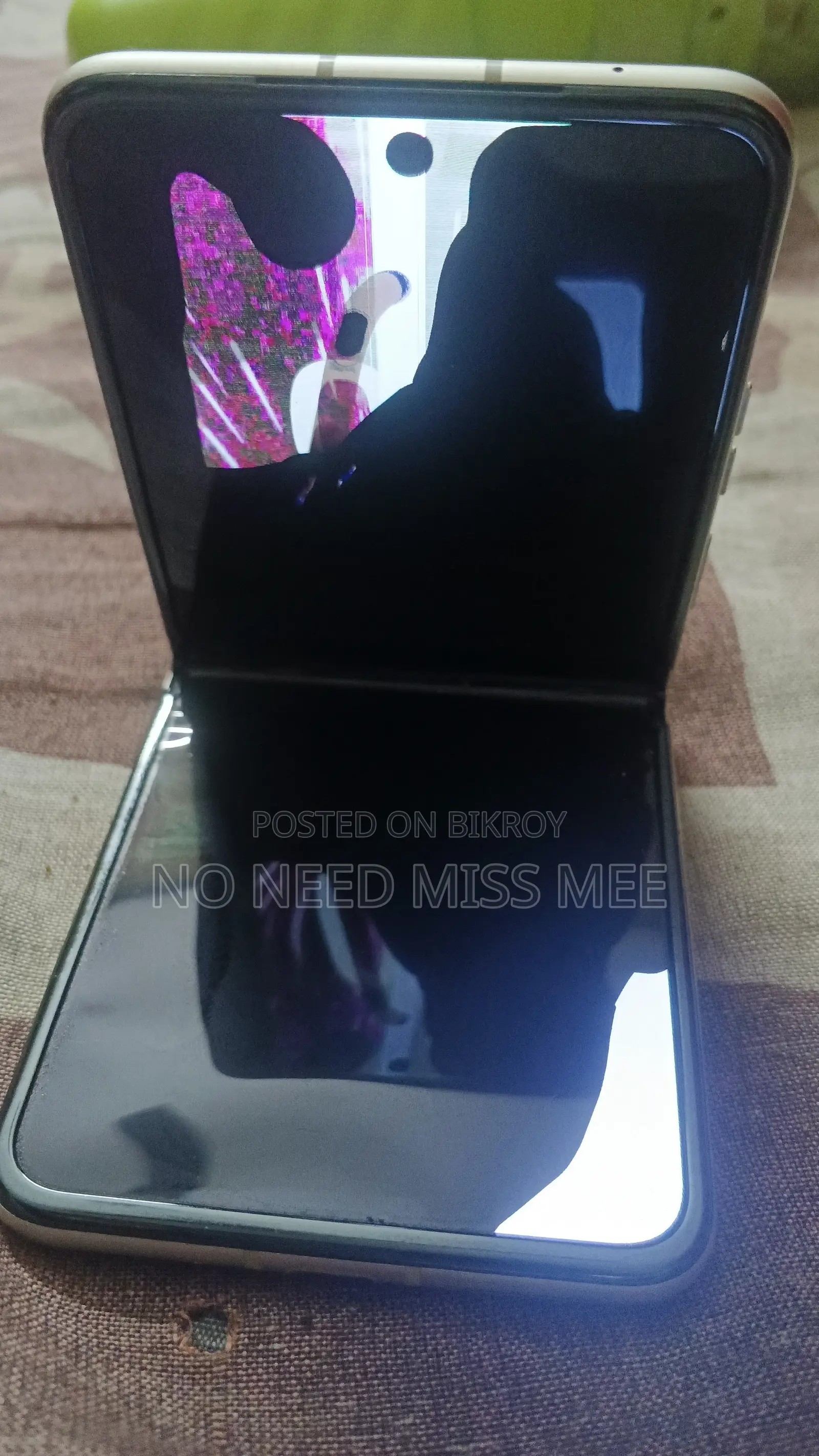 মটোরোলা রেজ্র ৪০এস ২৫৬ জিবি সাদা