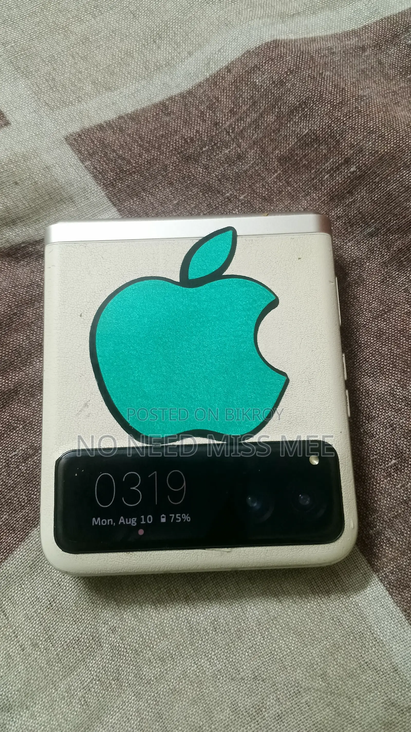 মটোরোলা রেজ্র ৪০এস ২৫৬ জিবি সাদা