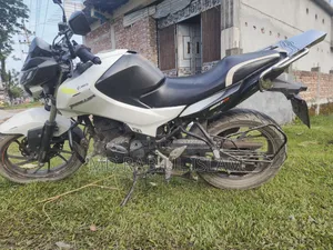 Hero Thriller 160R 2021 White