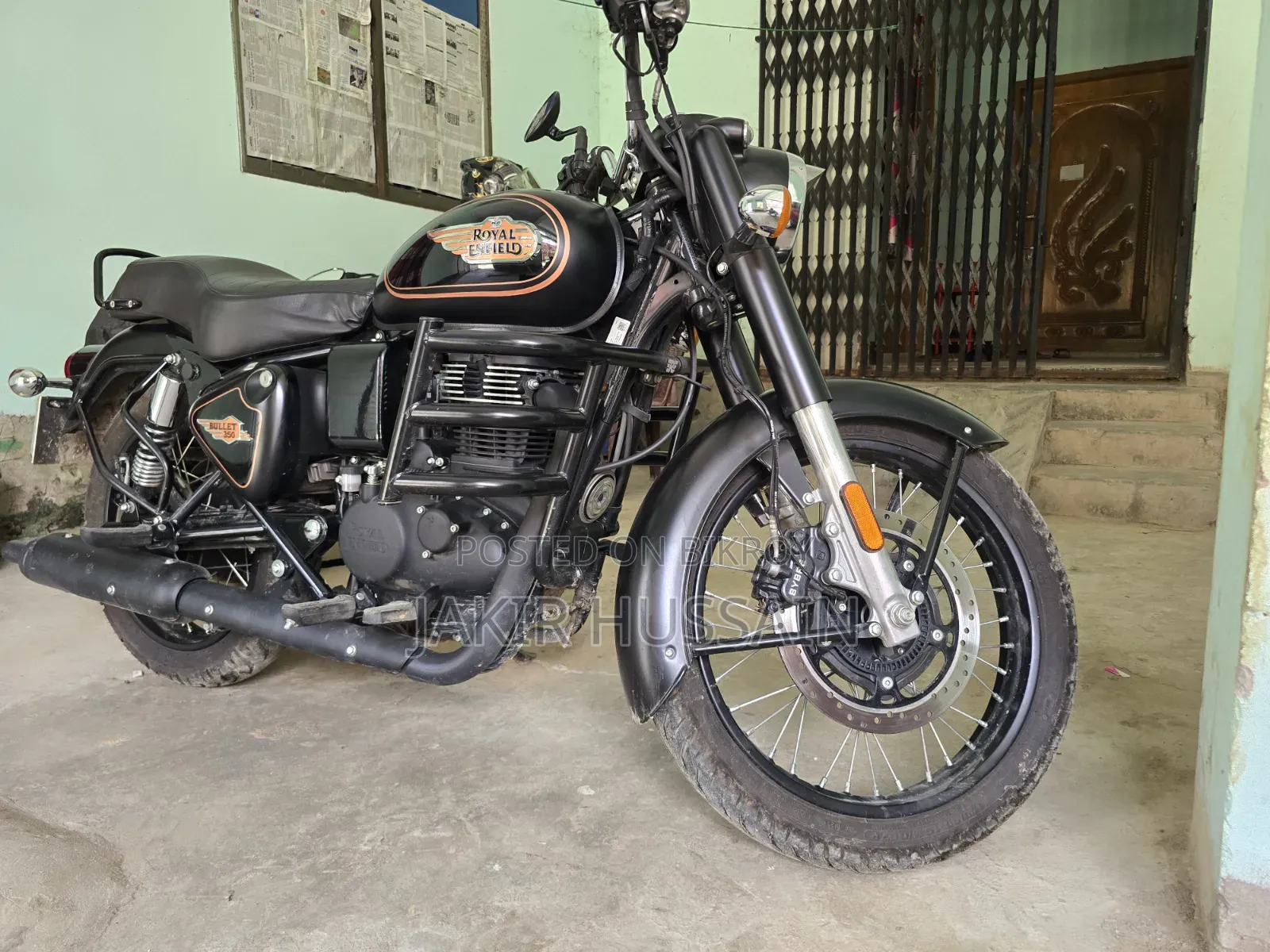 রয়েল এনফিল্ড বুলেট ৩৫০ ২০২৫ ব্ল্যাক