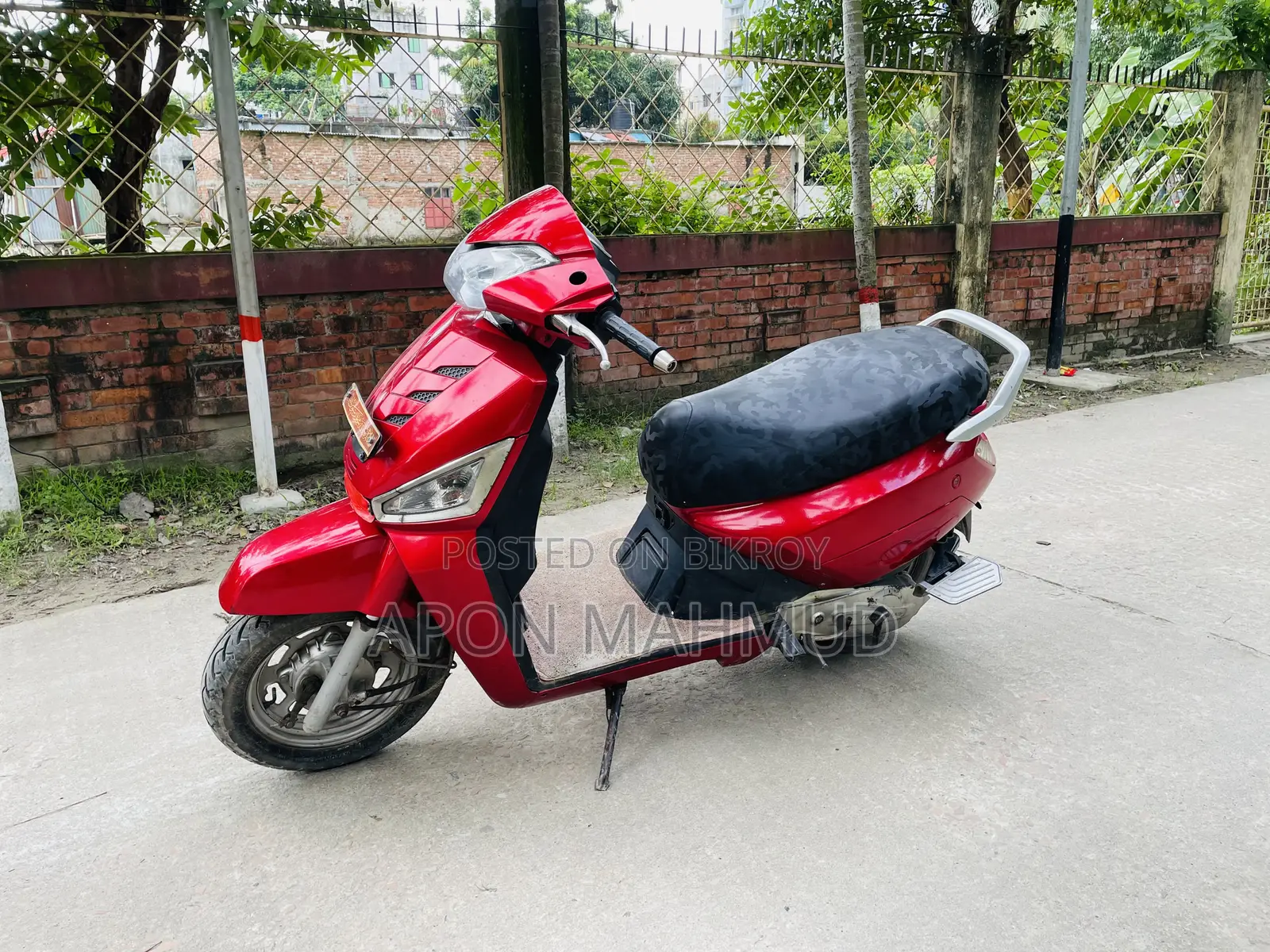 Mahindra Gusto 125 2017 Red