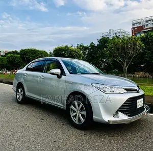 টয়োটা অ্যাক্সিও ২০১৫ রূপালী