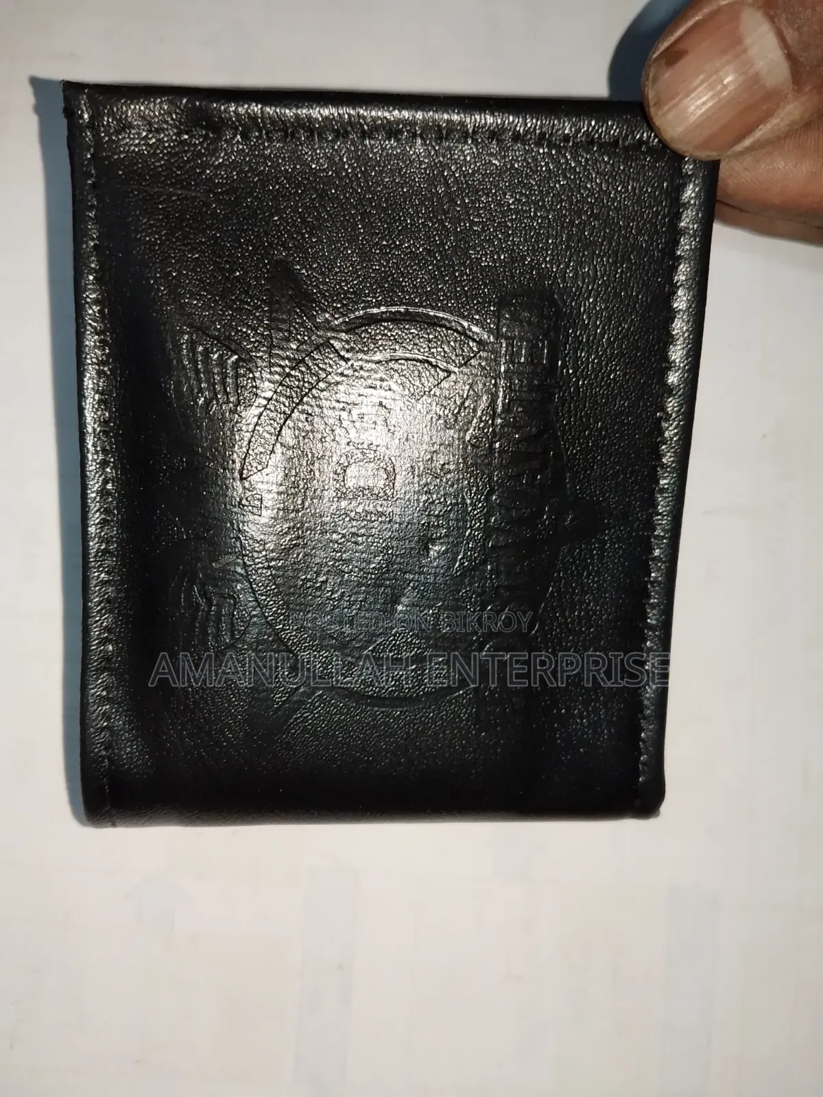 আমানুল্লাহ এন্টারপ্রাইজ পুরুষদের জেনুইন এমবসড ওয়ালেট। (১৫ পিস)