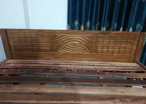 কড়াই কাঠ ৬'/৭' খাট প্রায় নতুন