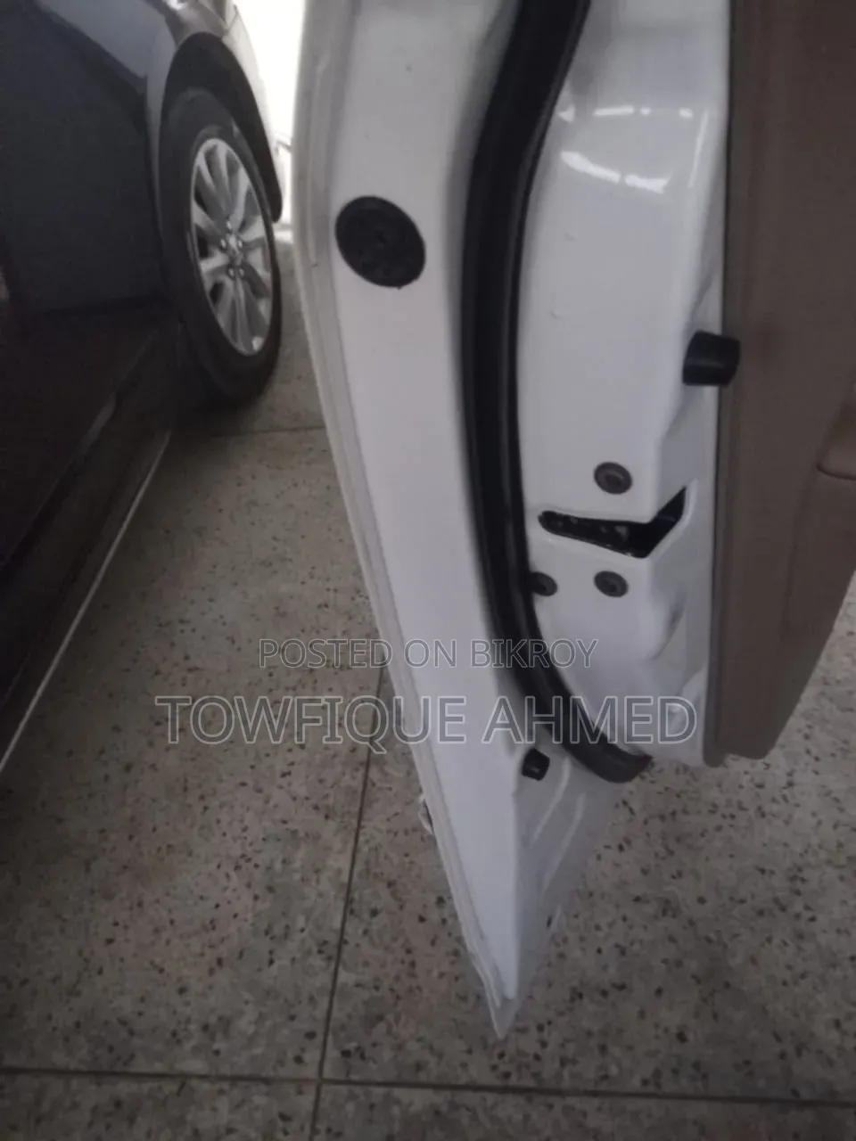 টয়োটা করোল্লা সেডান অটোমেটিক ২০০৪ সাদা