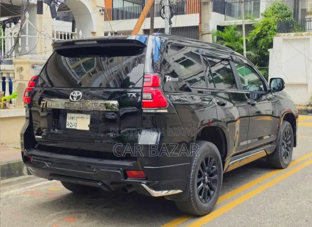 Toyota Land Cruiser Prado 2.7 2022 Black