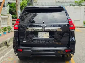Toyota Land Cruiser Prado 2.7 2022 Black