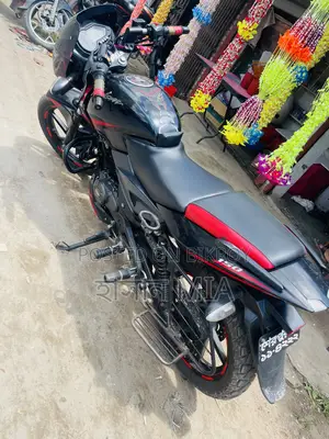 বাজাজ পালসার ১৫০ ২০২১ কালো