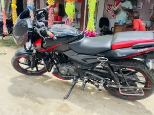 বাজাজ পালসার ১৫০ ২০২১ কালো