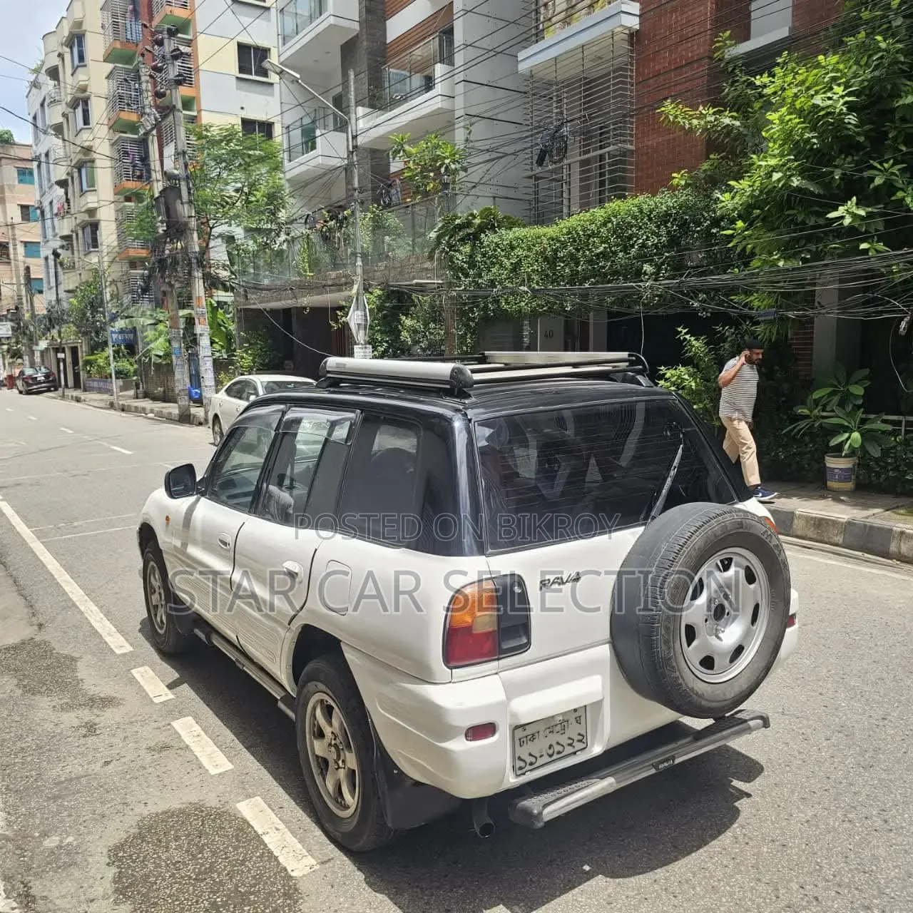 টয়োটা র‍্যাভ৪ ১৯৯৫ সাদা