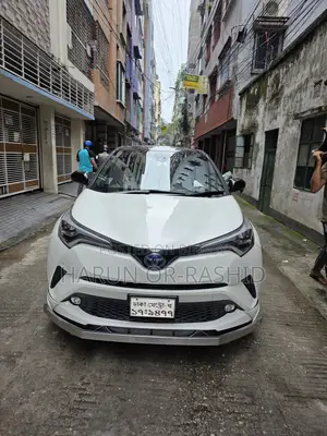 টয়োটা সি-এইচআর ২০১৮ পার্ল