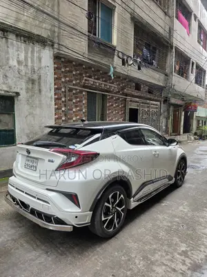 টয়োটা সি-এইচআর ২০১৮ পার্ল
