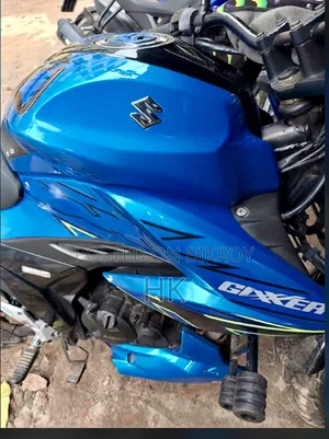 সুজুকি জিক্সার ২০২১ নীল