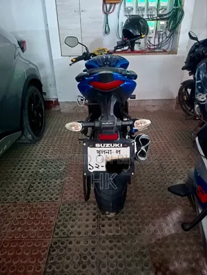 সুজুকি জিক্সার ২০২১ নীল