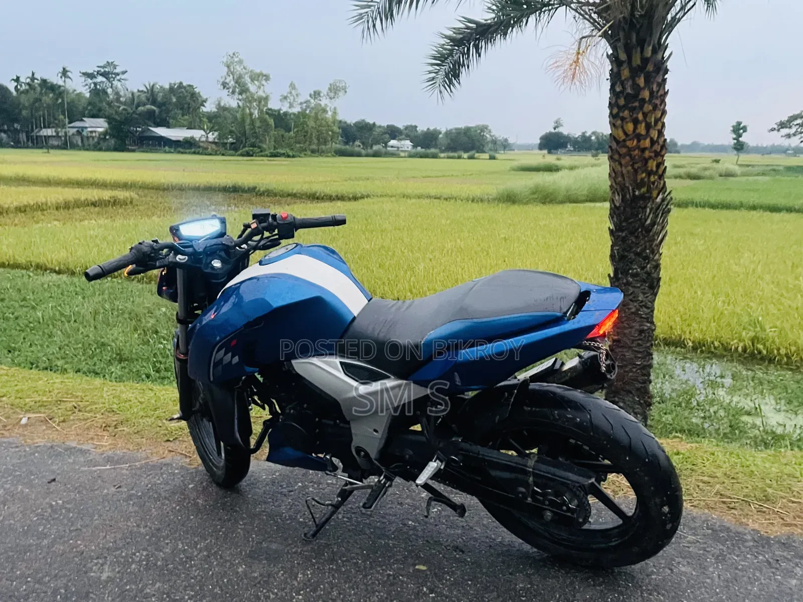 TVS Apache 160 4V 2023 Blue