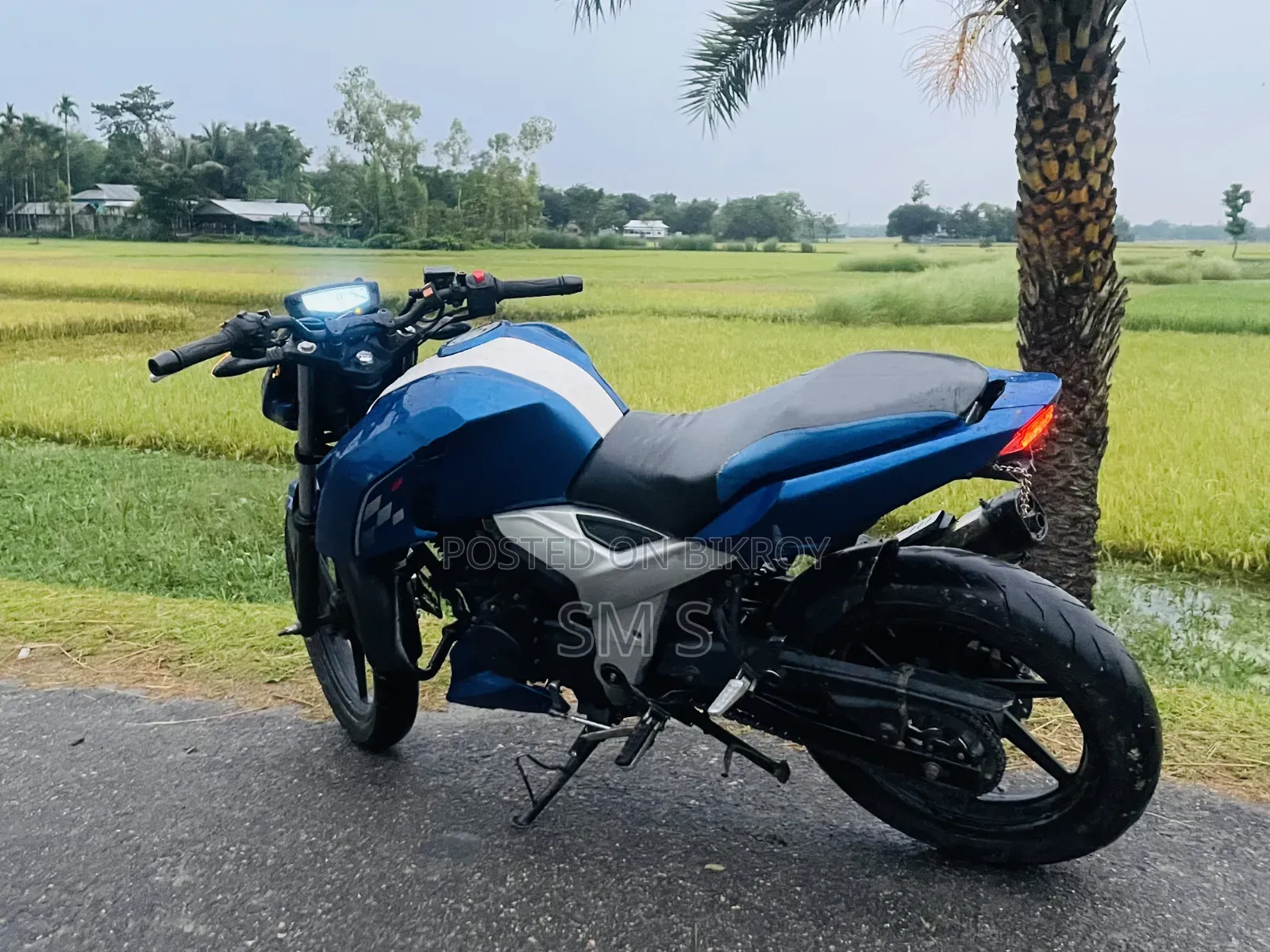 TVS Apache 160 4V 2023 Blue