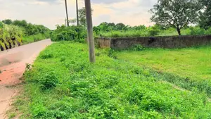 ৭৫ ফিট রোড দক্ষিণ ৬ কাঠা পূর্বাচল সেক্টর ৩