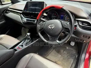 টয়োটা সি-এইচআর ২০১৭ মেরুন