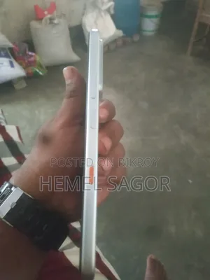 Infinix Hot 70 128 GB Orange