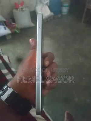 Infinix Hot 70 128 GB Orange