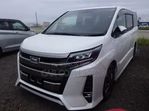 টয়োটা নোয়া ২.০ অল-হুইল ড্রাইভ (৮-সিটার) ২০২১ পার্ল