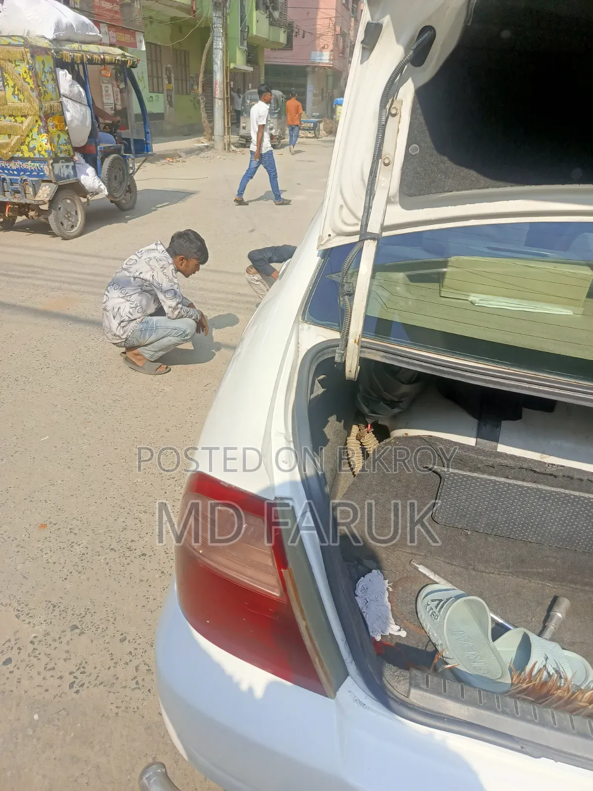 টয়োটা করোল্লা ২০০৪ সাদা
