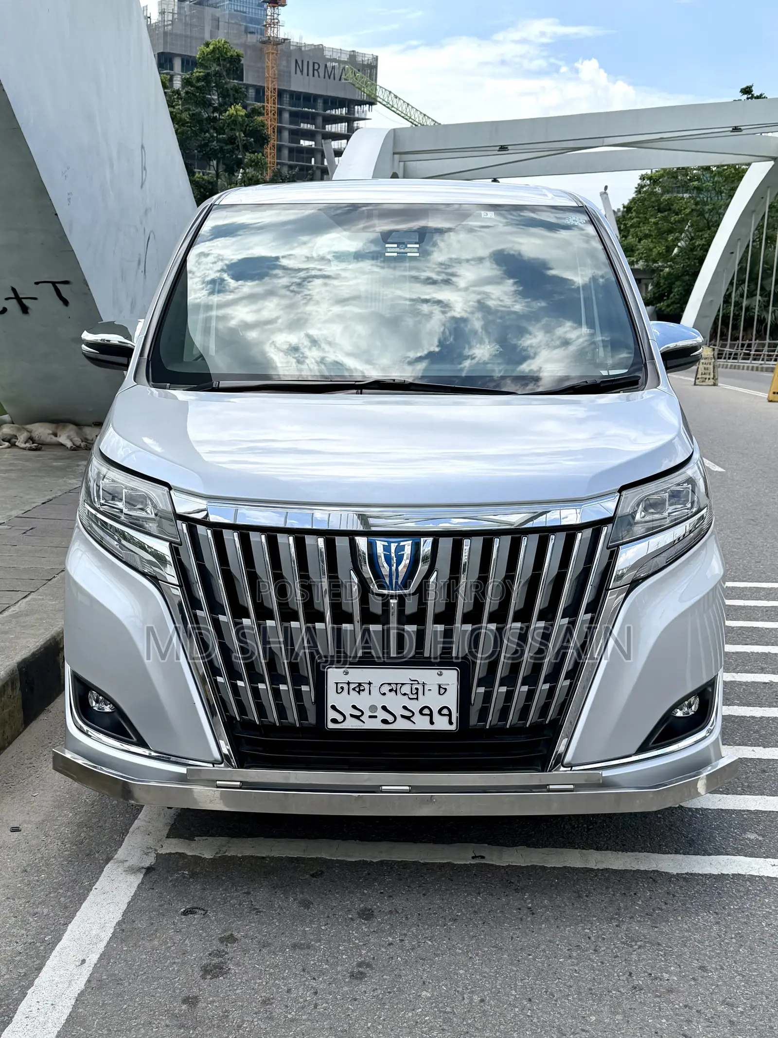Toyota Esquire Hybrid 2018