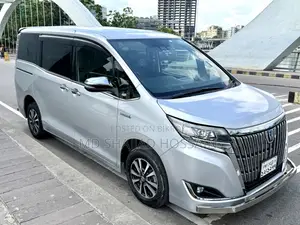 Toyota Esquire Hybrid 2018
