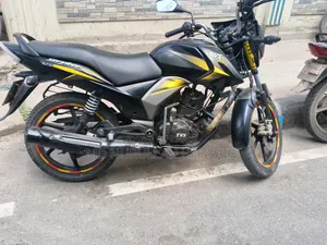 টিভিএস স্ট্রাইকার ১২৫ ২০২৩ ইয়েলো