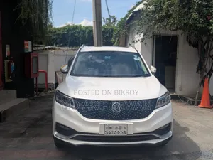 চ্যাঙ্গান হান্টার প্লাস ২.০ পেট্রোল ৪x৪ ২০২২ সাদা