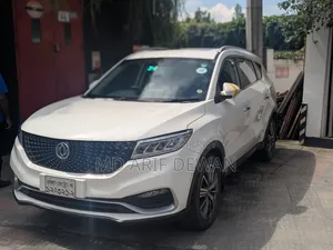 চ্যাঙ্গান হান্টার প্লাস ২.০ পেট্রোল ৪x৪ ২০২২ সাদা