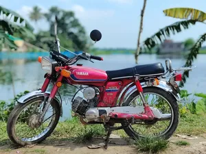 Yamaha 2000 Red