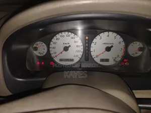 নিসান সানি ২০১২ সাদা