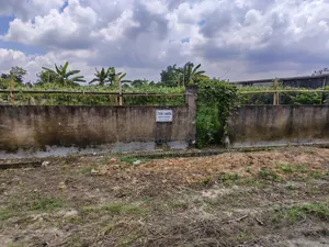 দক্ষিণ মুখি ৫ কাঠা প্লট ২২ নং সেক্টরে
