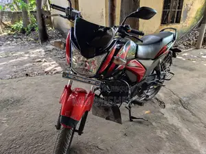 টিভিএস স্ট্রাইকার ১২৫ ২০২০ লাল