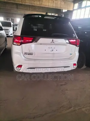 Mitsubishi Outlander 2.0 PHEV AWD 2019 Pearl