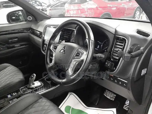 Mitsubishi Outlander 2.0 PHEV AWD 2019 Pearl