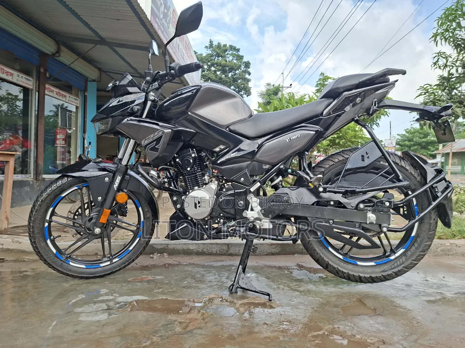 হিরো এক্সট্রিম ১২৫আর ২০২৫ ব্ল্যাক