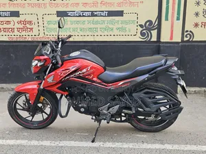 Honda Hornet 2023 Red