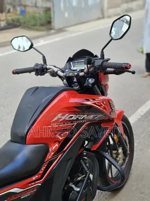 Honda Hornet 2023 Red