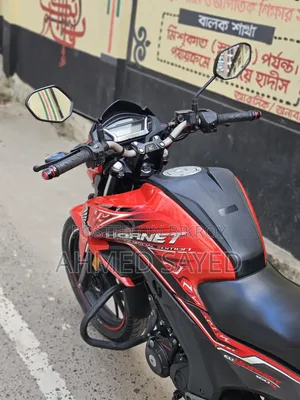 Honda Hornet 2023 Red