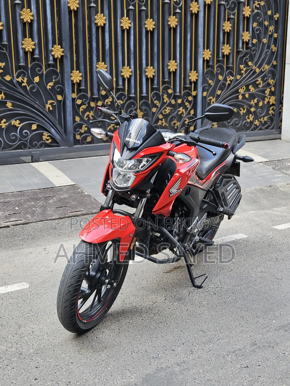 Honda Hornet 2023 Red