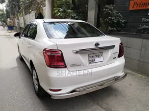 Toyota Axio 1.5 Hybrid 2WD 2018 White
