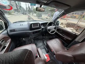 Toyota Noah 2003 Pearl