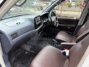 Toyota Noah 2003 Pearl