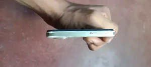 ভীভো ওয়াই ১৬ ৬৪ জিবি গোল্ড