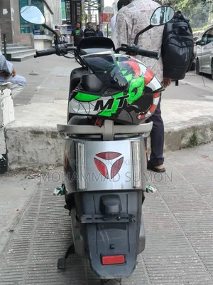 ইয়াডে ই৮এস প্রো ২০২৫ সিলভার