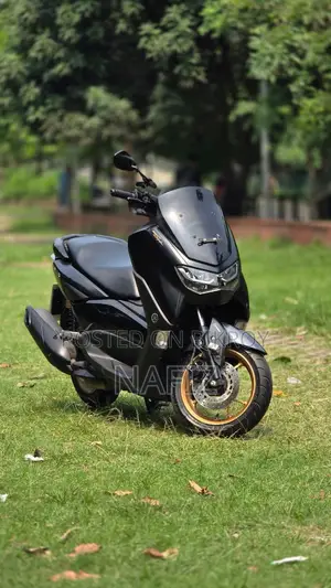 ইয়ামাহা এনম্যাক্স ১৫৫ ২০২৩ কালো
