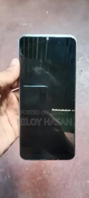 ভীভো ওয়াই ১৬ ৬৪ জিবি গোল্ড