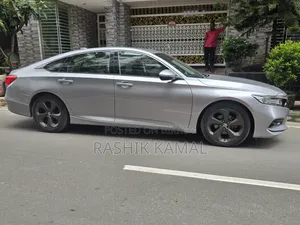হোন্ডা একর্ড ২০২১ রূপালী